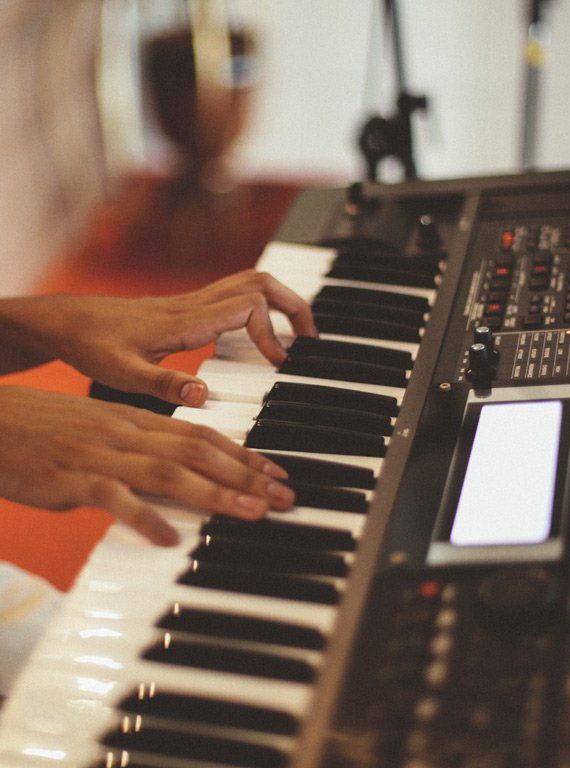 The 9 Cheap Keyboard Pianos That Suck [2022]
